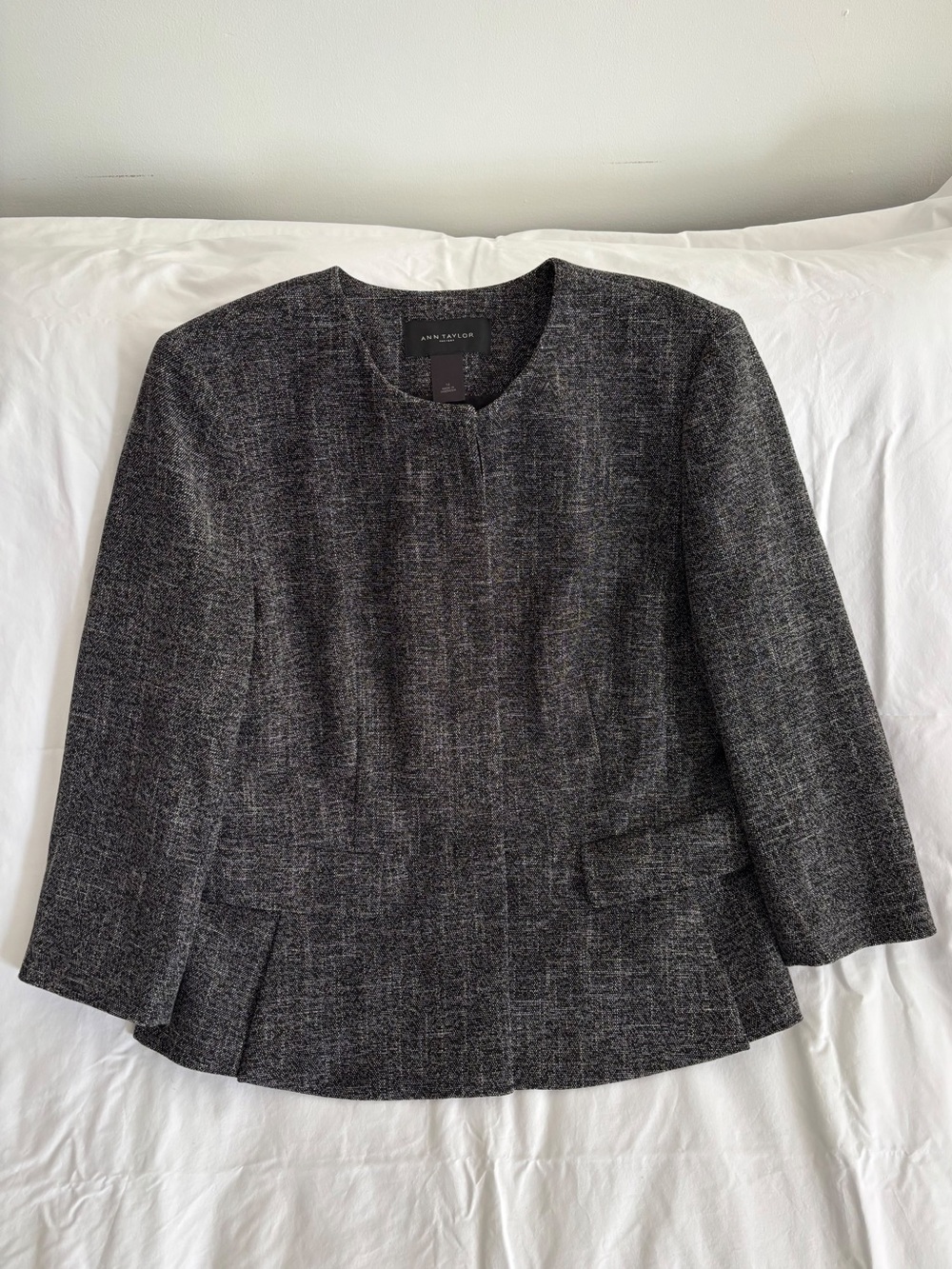 Ann Taylor Factory Collarless Tweed Peplum Jacket Womens 14 Black Gray Blazer